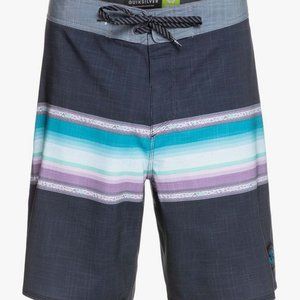 NEW Quiksilver shorts summer swim Boardshorts Men 33